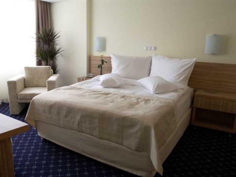Marshal Hotel Bucharest Luaran gambar