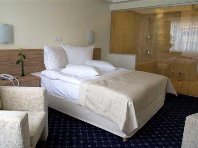 Marshal Hotel Bucharest Luaran gambar