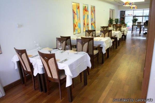 Marshal Hotel Bucharest Restoran gambar