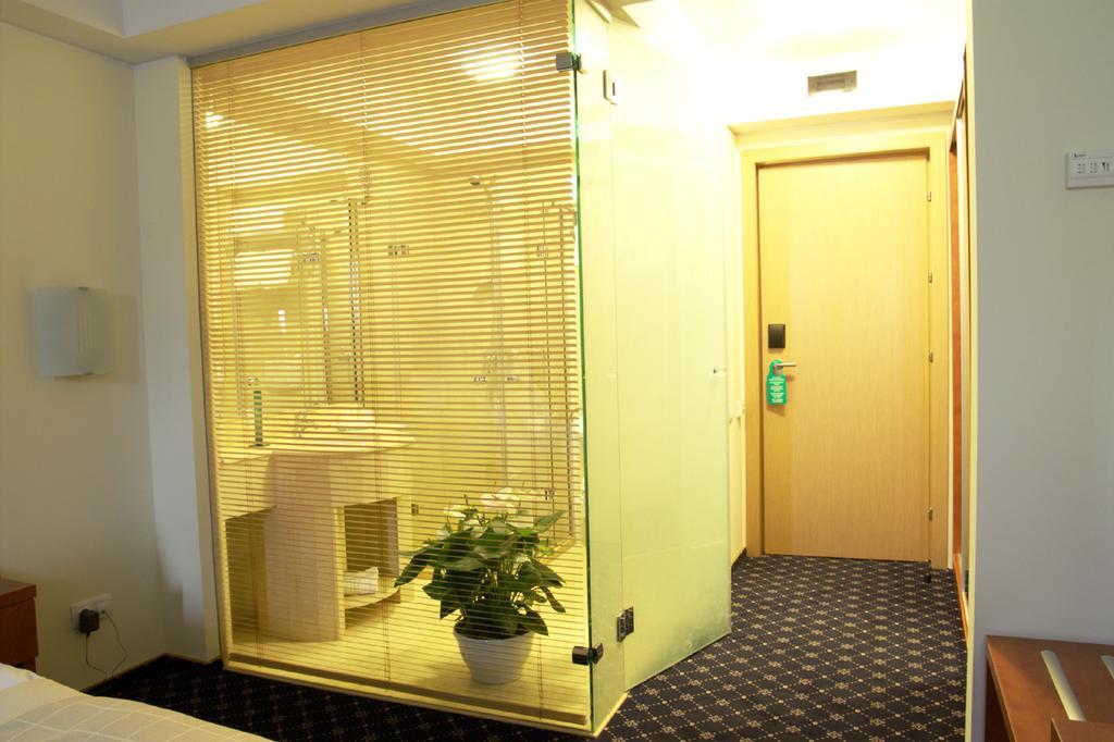 Marshal Hotel Bucharest Bilik gambar
