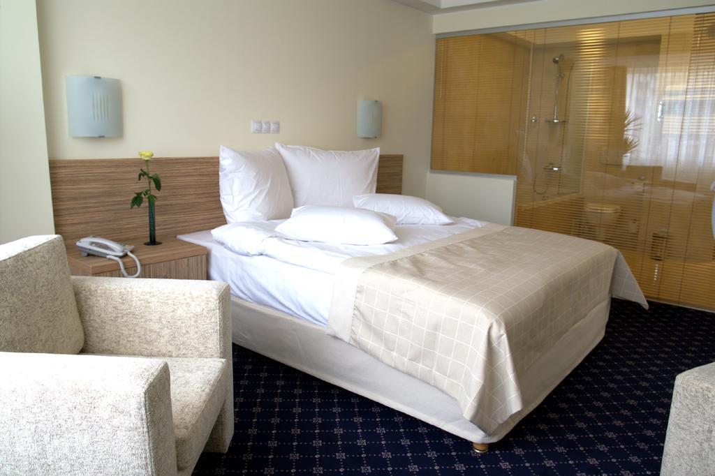 Marshal Hotel Bucharest Bilik gambar